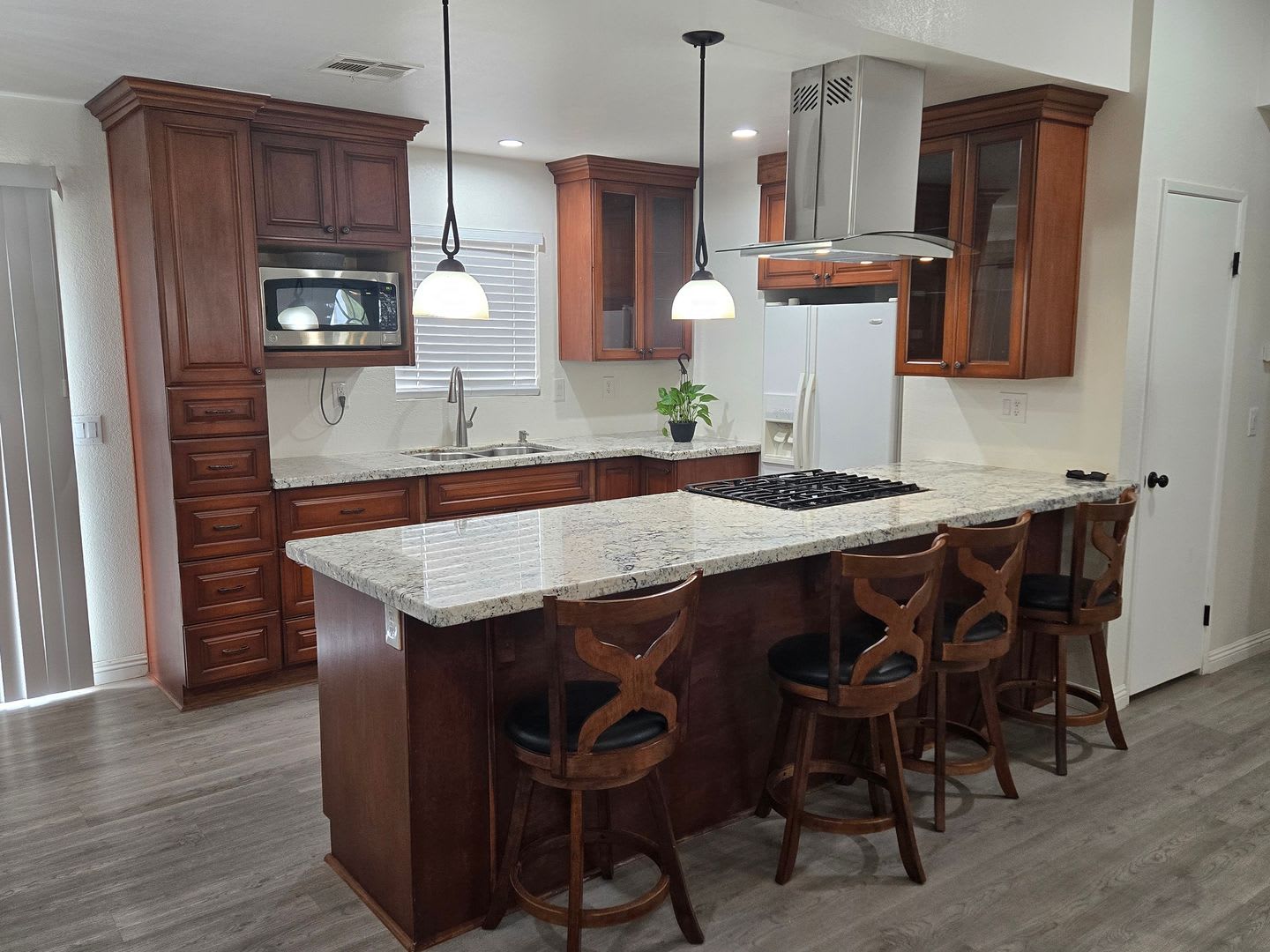 Great 3 Bedroom 2 Bathroom Home In Victorville! Call Today – photo 3