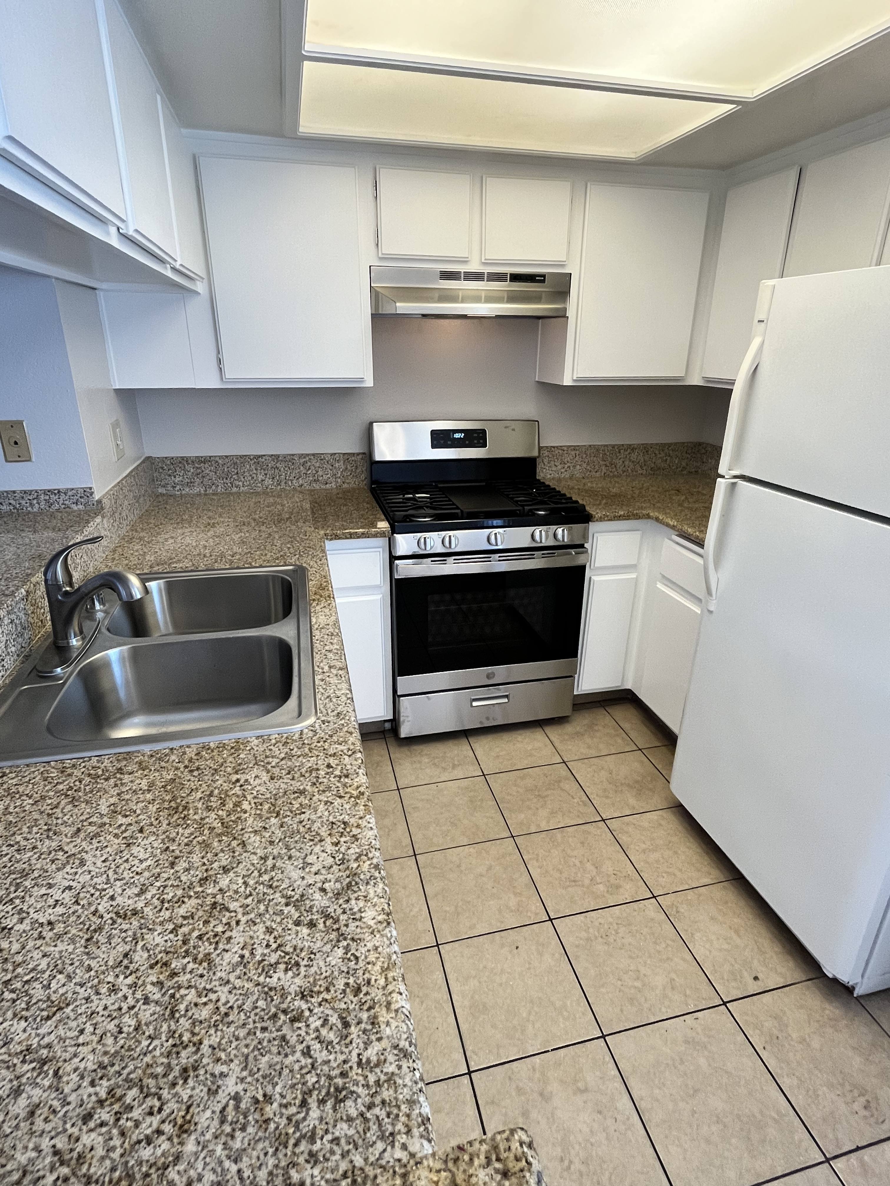 636 E Verdugo Ave – photo 5