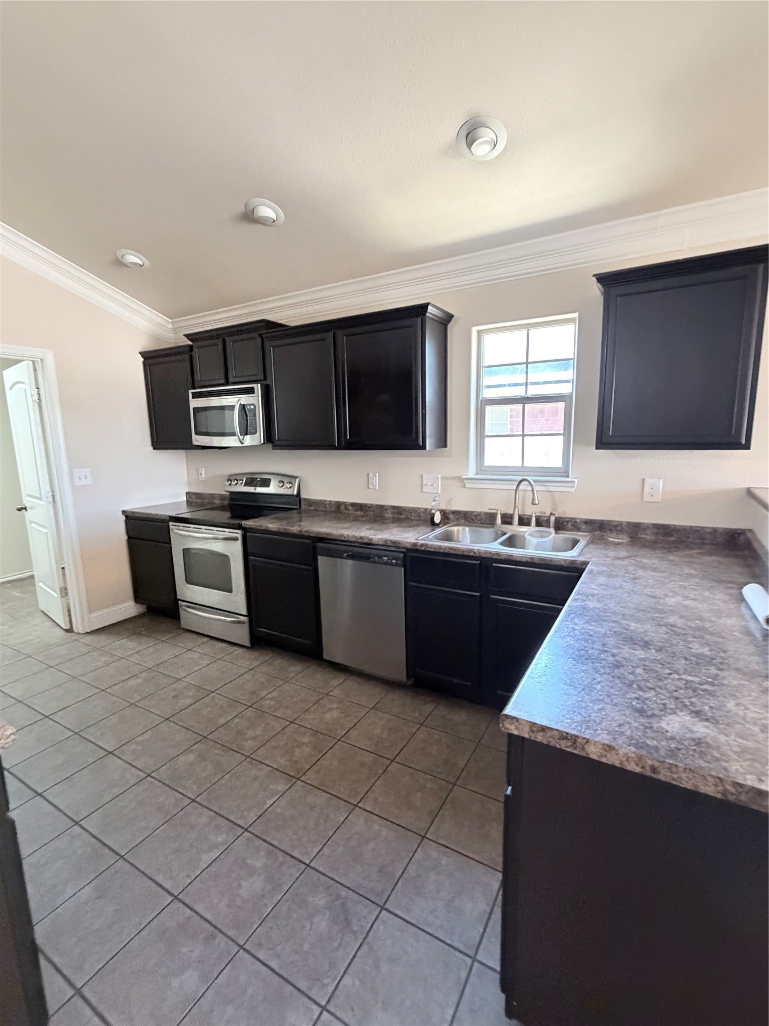 8732 Saint MArys Street – photo 4