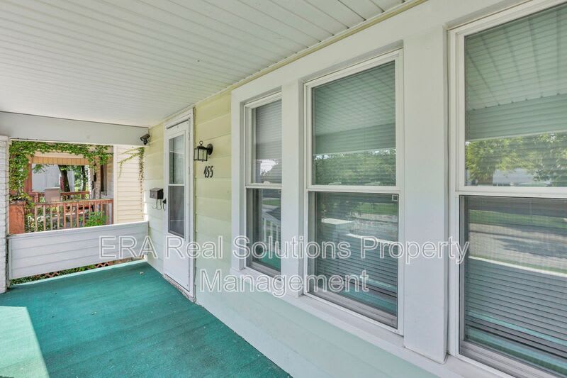 455 N Fairfield Ave – photo 5