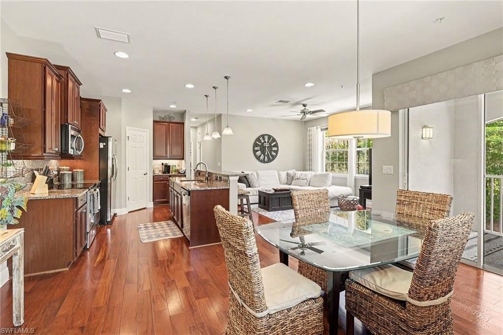 23440 Alamanda Dr – photo 4