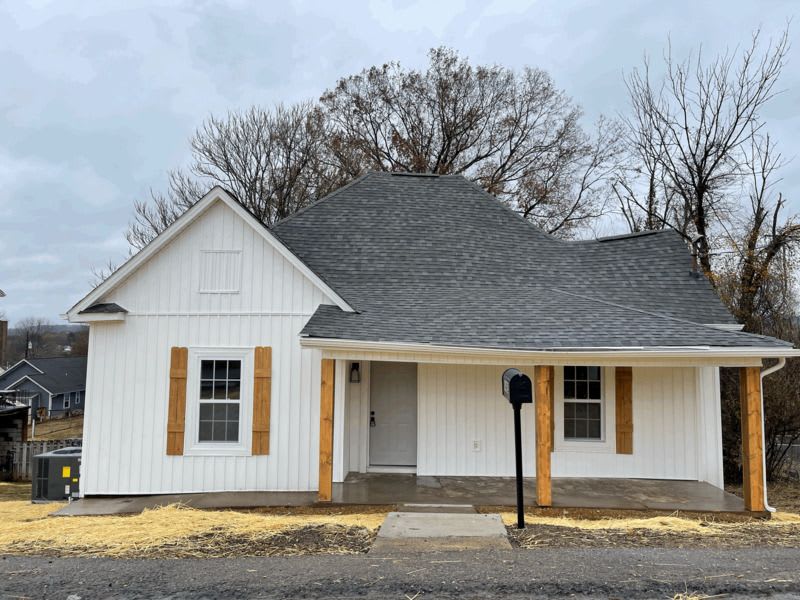 1423 Pickett Ave – photo 1