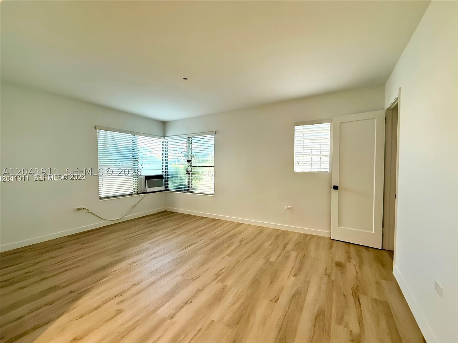 641 10th St – photo 2