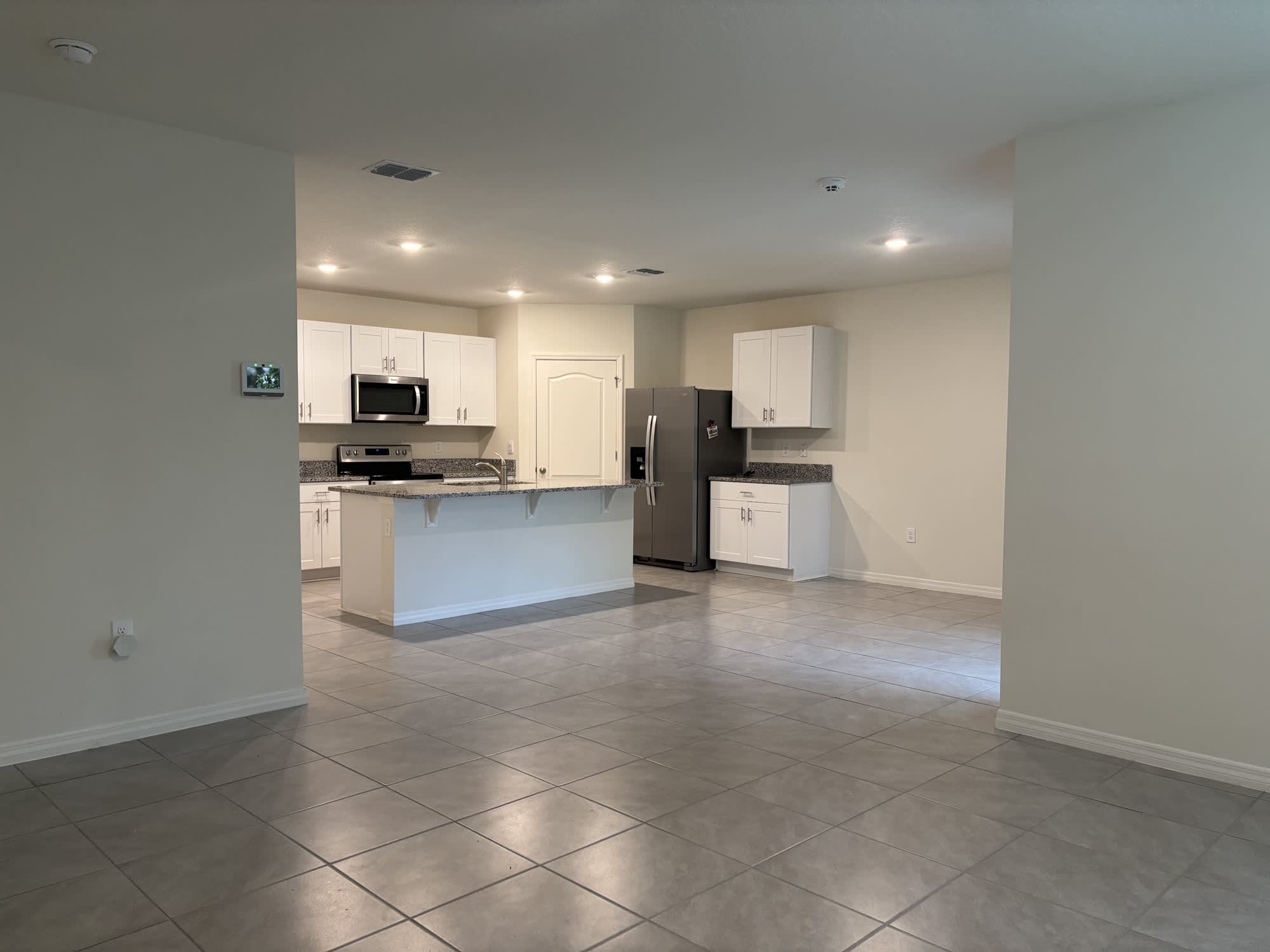 526 Anne St – photo 5