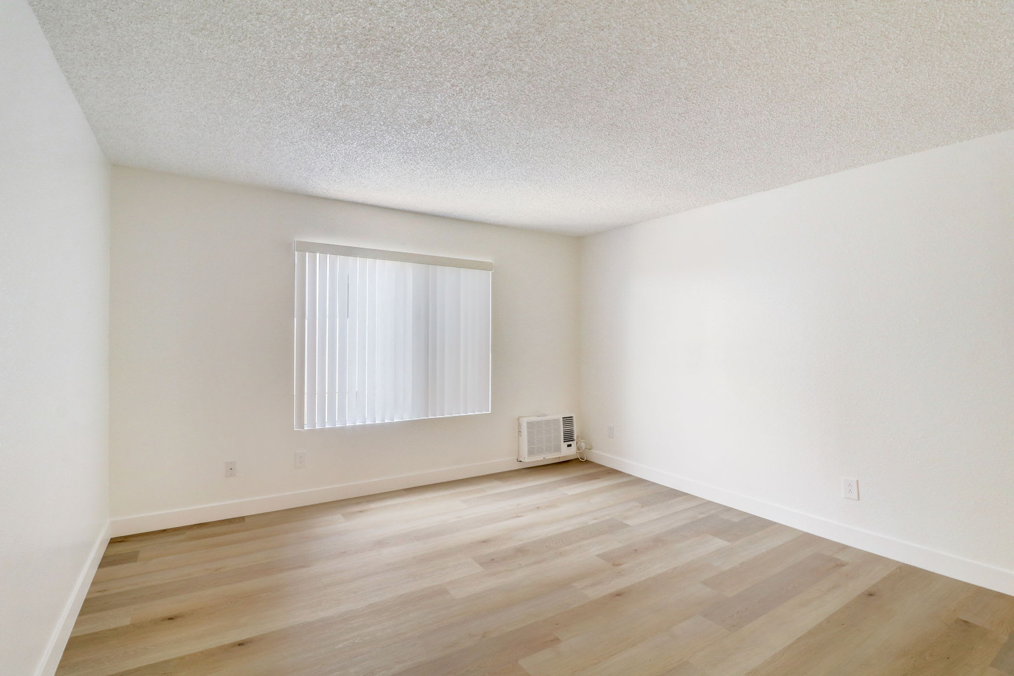 9765 Dale Avenue – photo 4