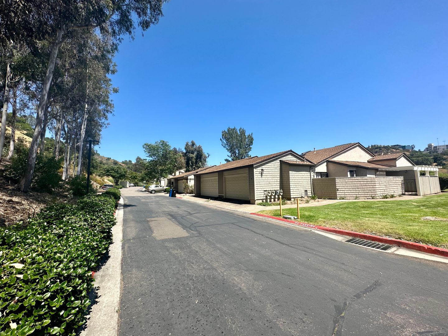 Lovely 3 bedroom 2 bath townhome In the Allied Gardens! – photo 3