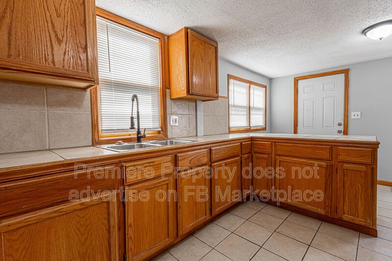 2400 N 12Th St – photo 5