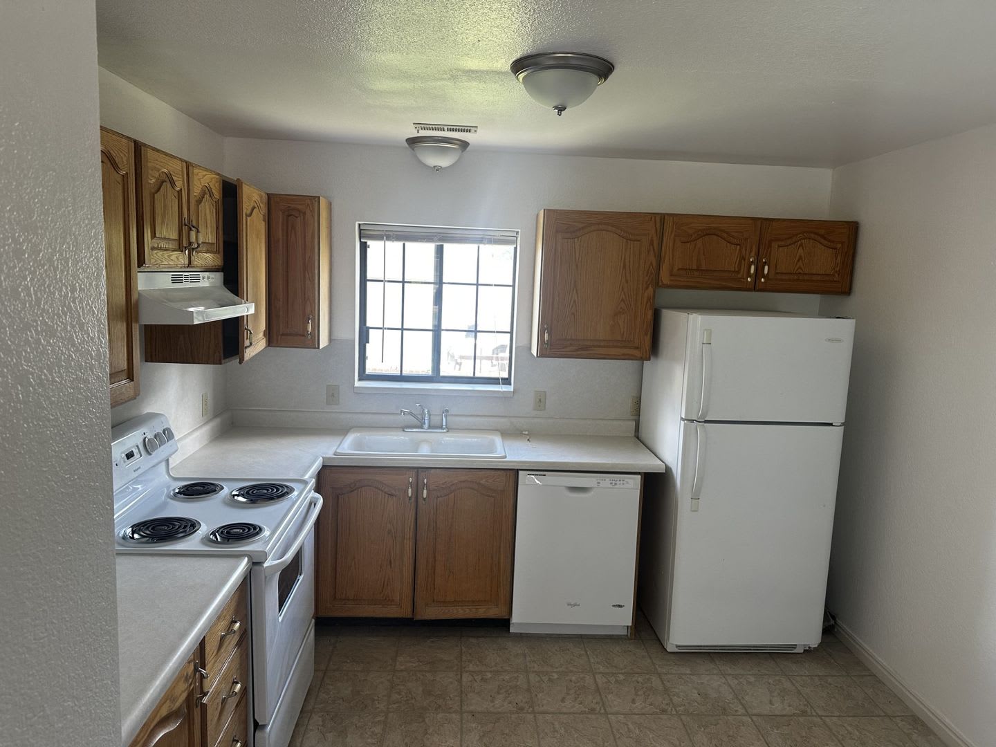 2 bedroom, 1 bath apartment available in North Orem – photo 2