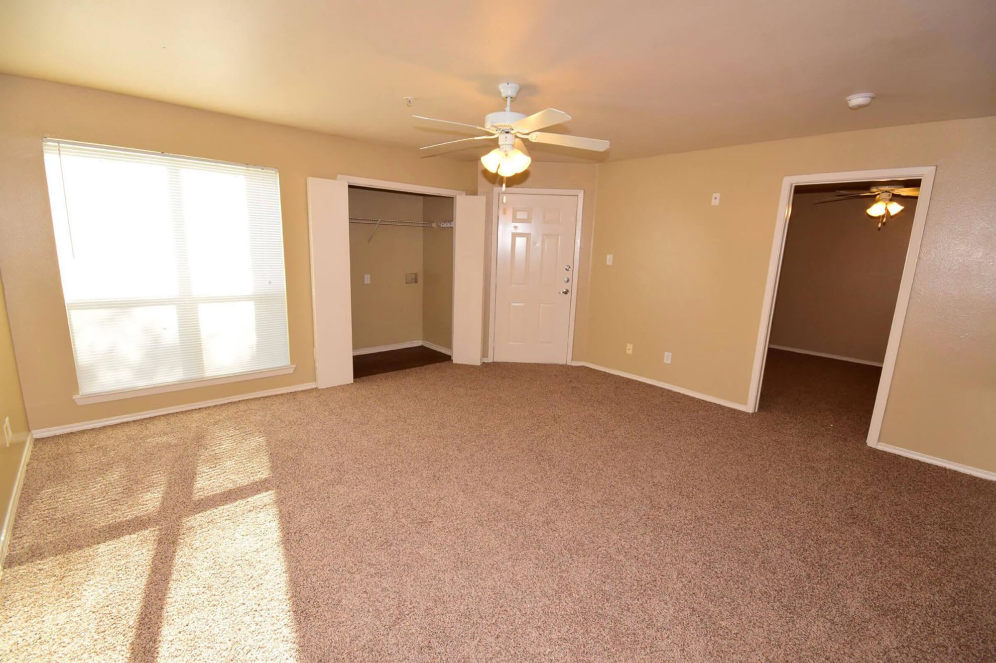 Silver Springs Apartments – photo 3
