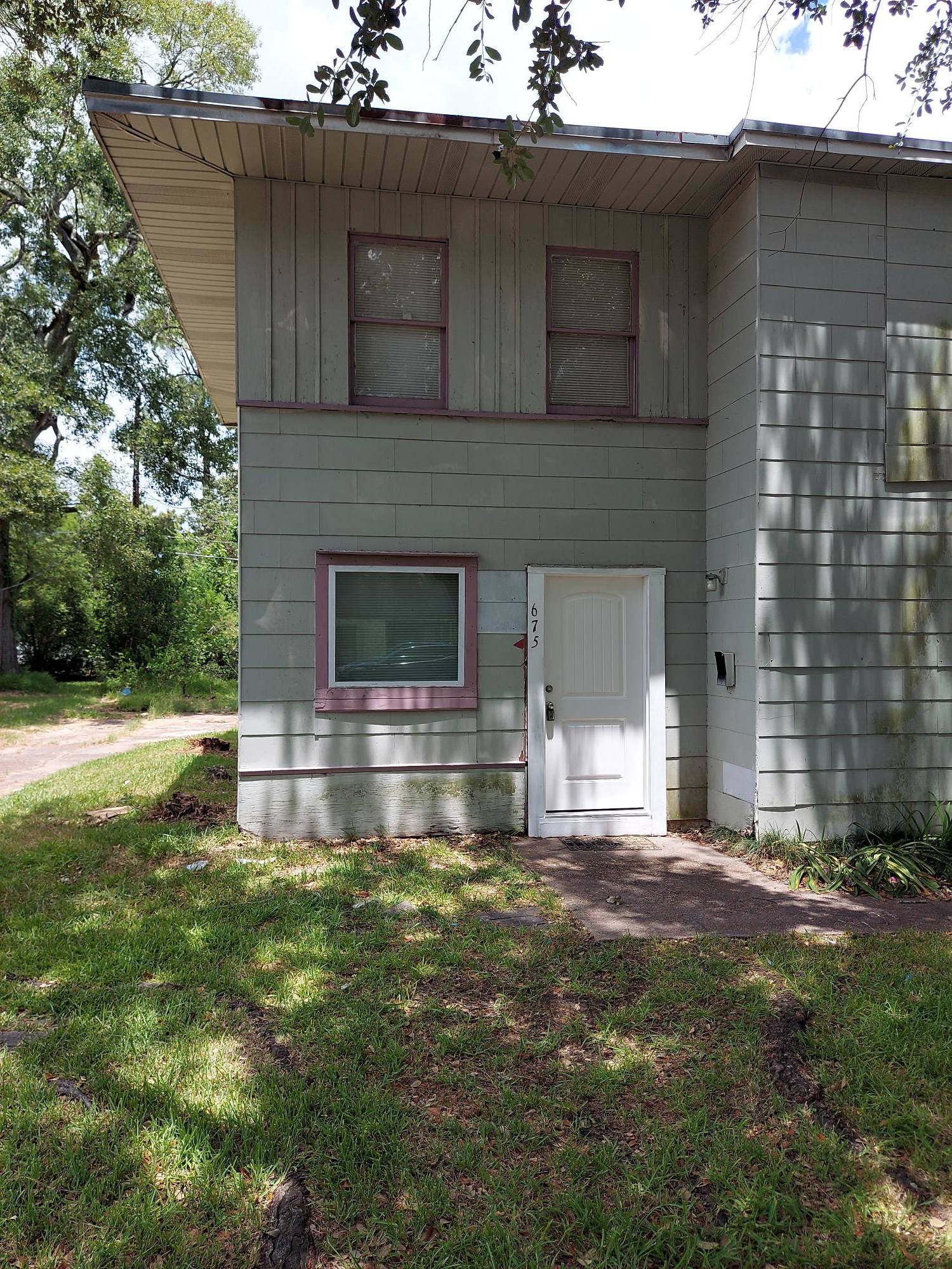675 E Caston St – photo 1