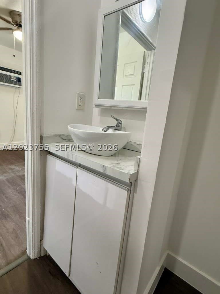 6026 SW 27th St – photo 4