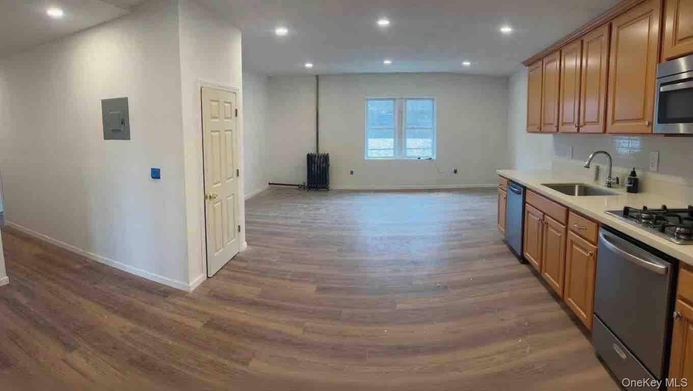 369 Warburton Avenue – photo 1