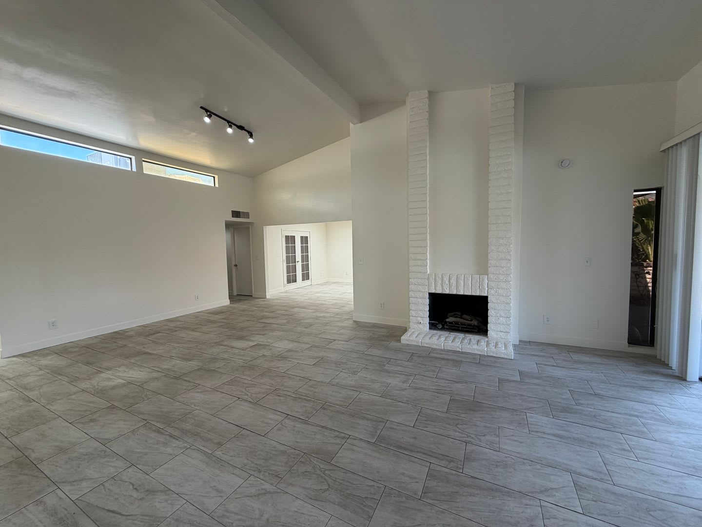 Single Story Townhouse 3 Bedroom 2 Bath – photo 4