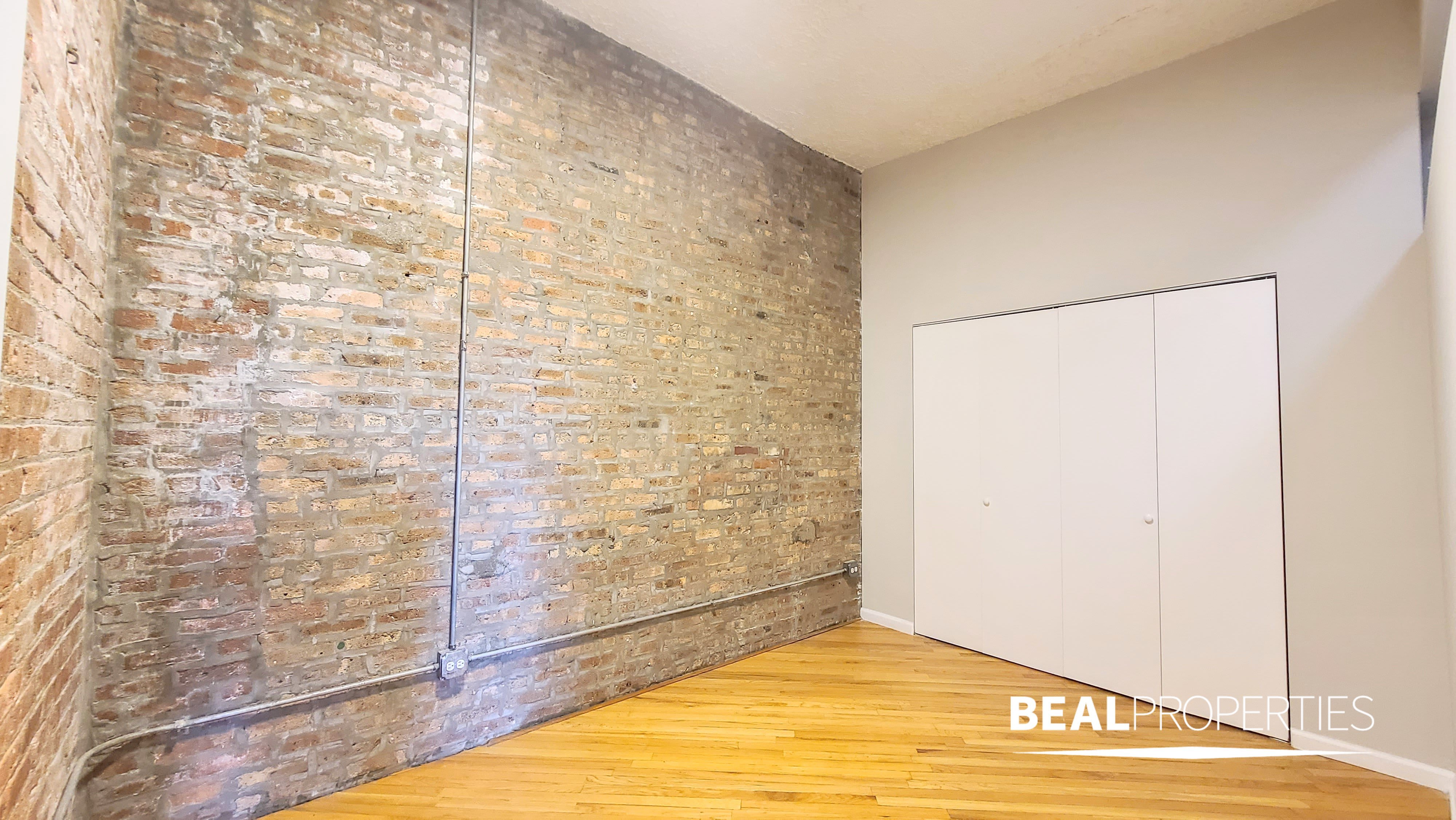 2320 N Damen Ave – photo 5