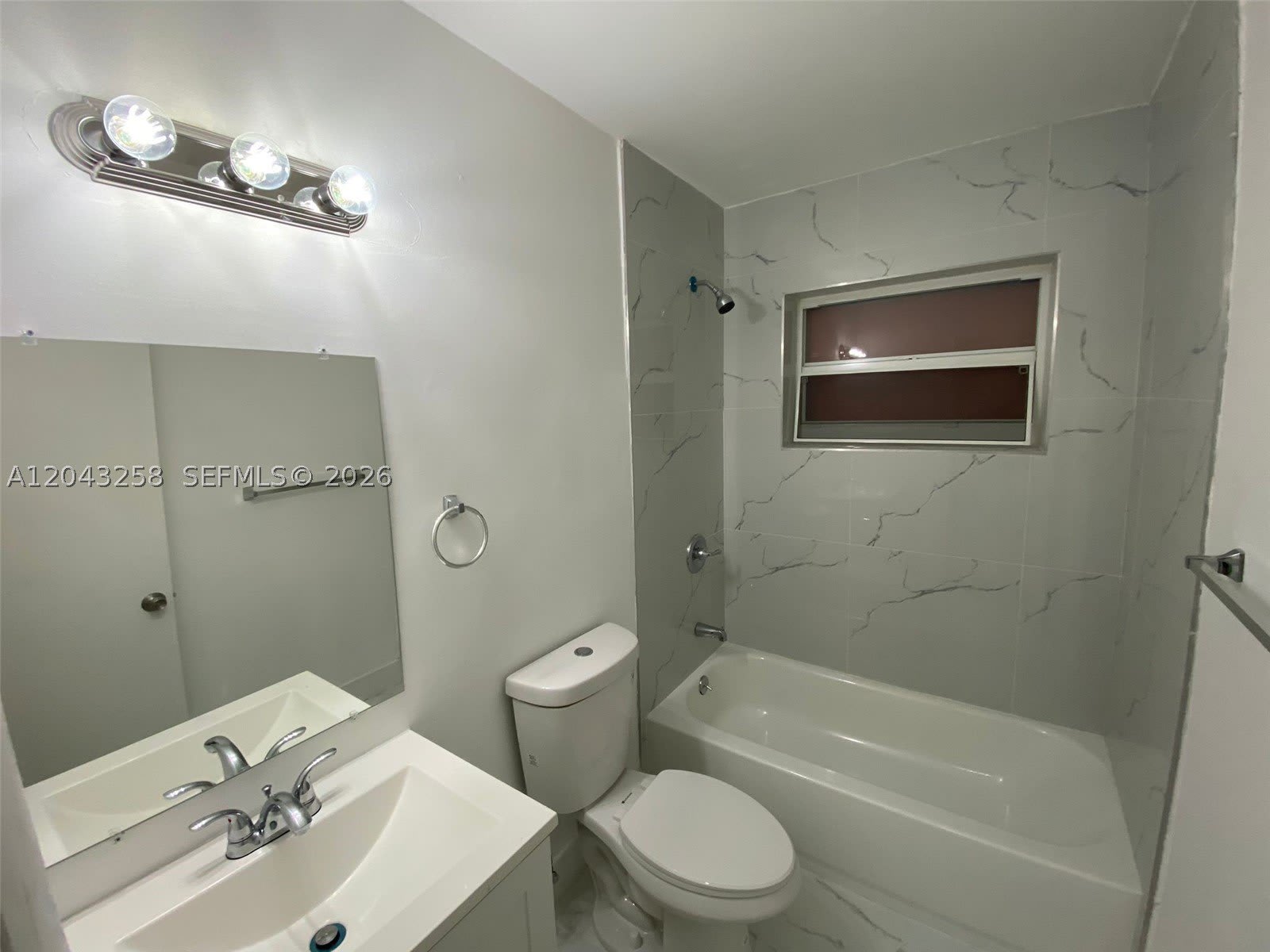 1842 Madison St – photo 3