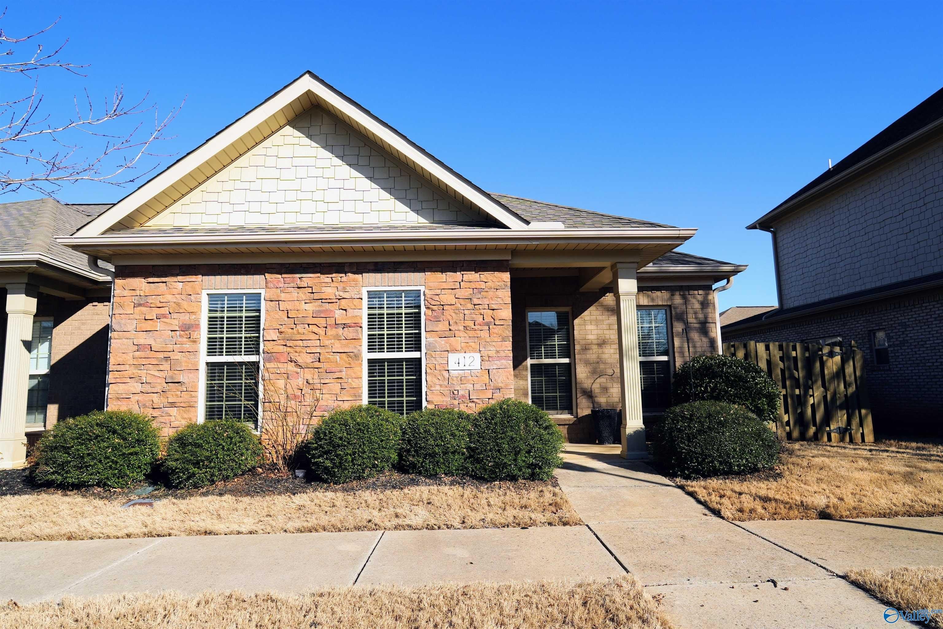 412 SW White Petal Street – photo 1