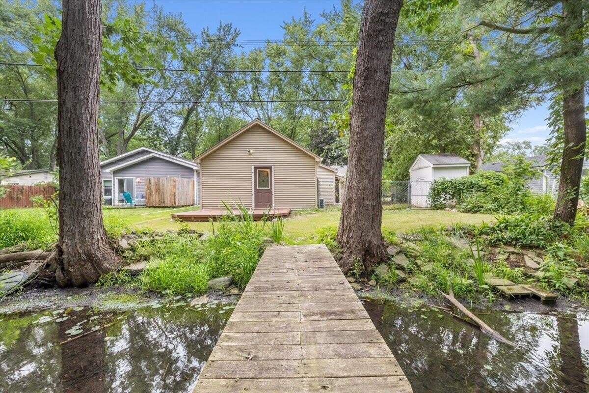 9535 Listeria Street – photo 4