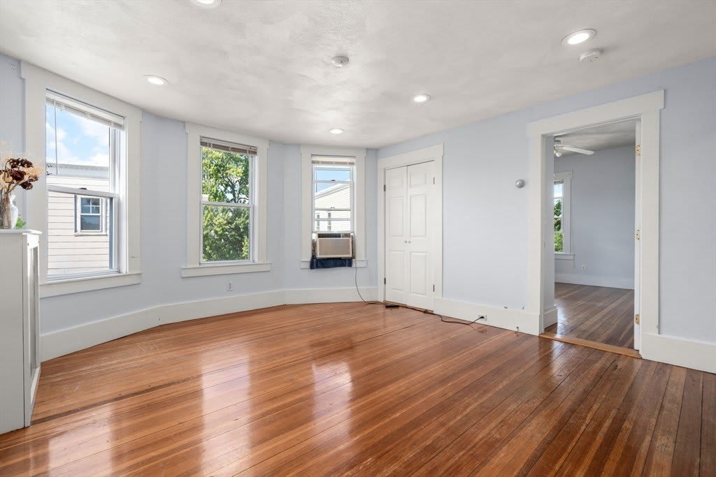 93 Easton Street – photo 1