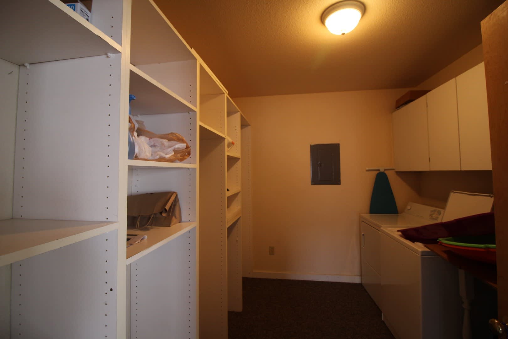 Spacious one bedroom, one bath apartment in town. – photo 5