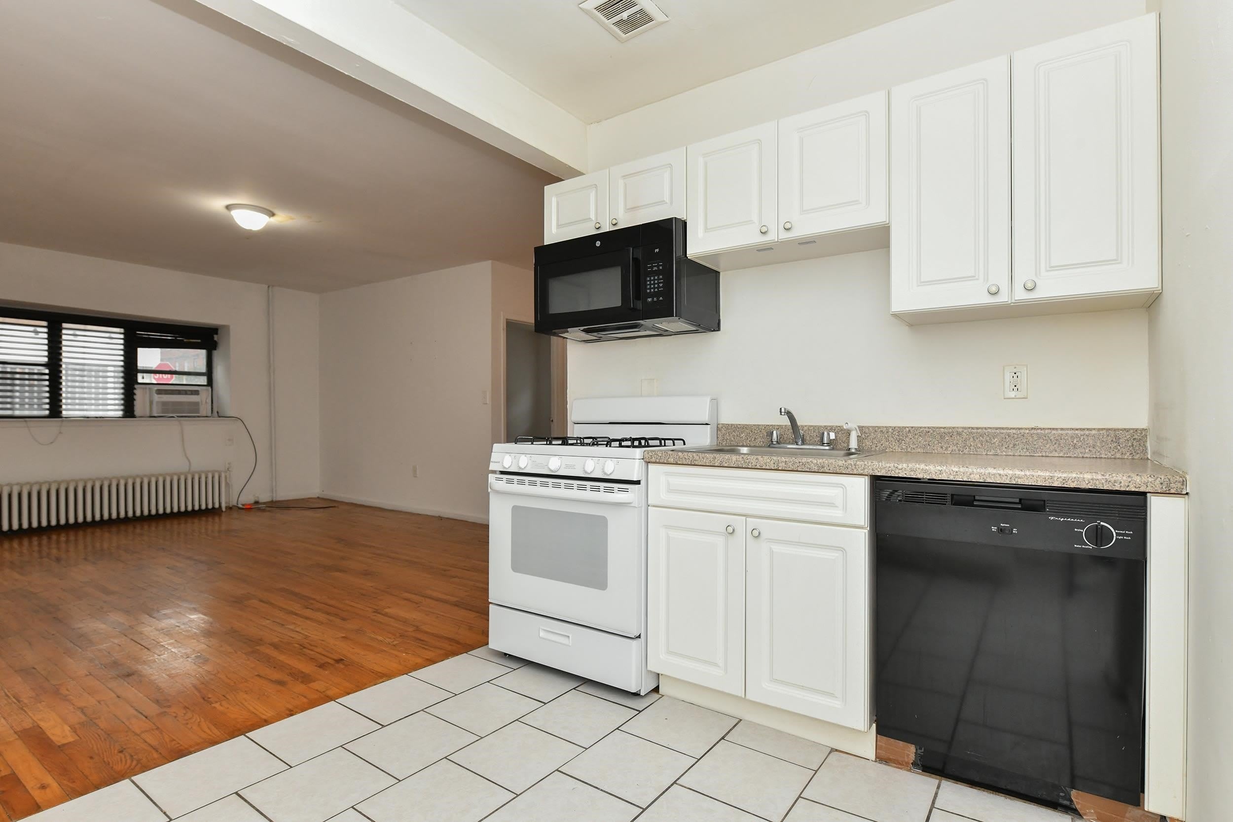 217 10TH ST – photo 5