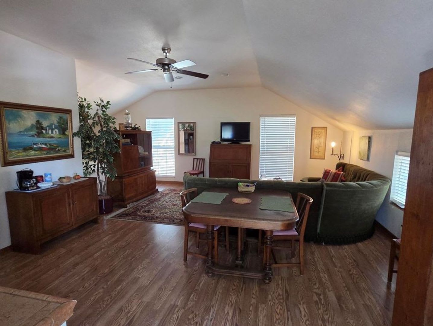 FOR LEASE!! – photo 5