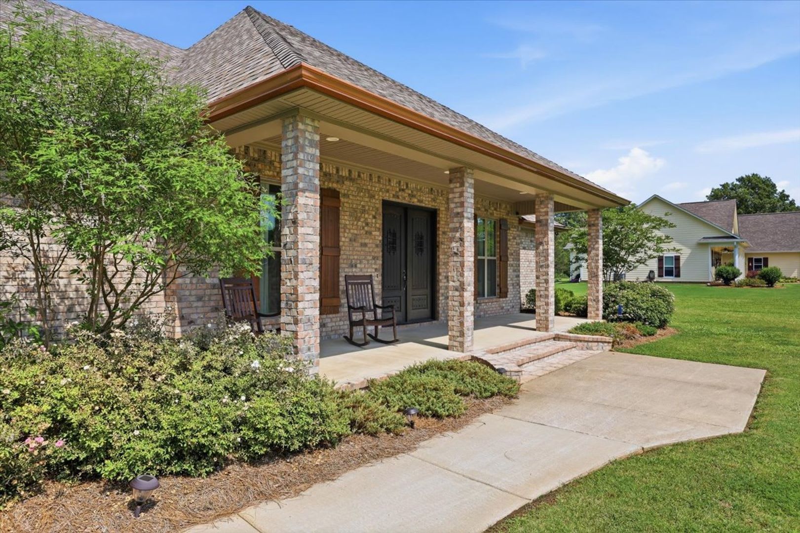 Fully Furnished Luxury Executive Estate On 4 3 Acres In Brandon Private Custom Home With Premium Features – photo 1