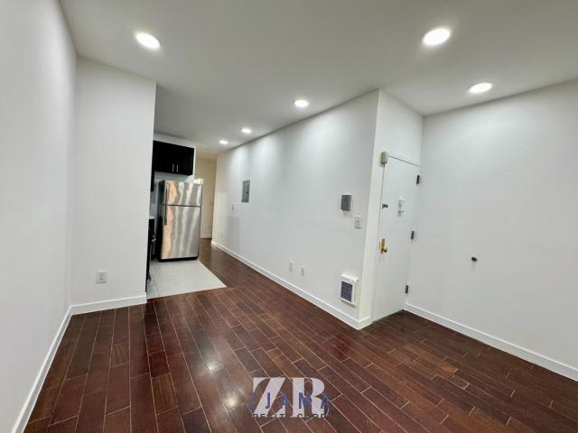 568 Baltic Street – photo 3