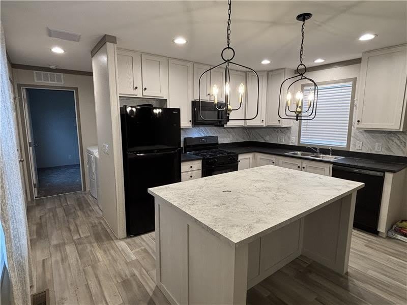 229 Devonshire – photo 2