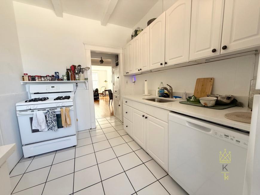 44 Longwood Ave. – photo 5