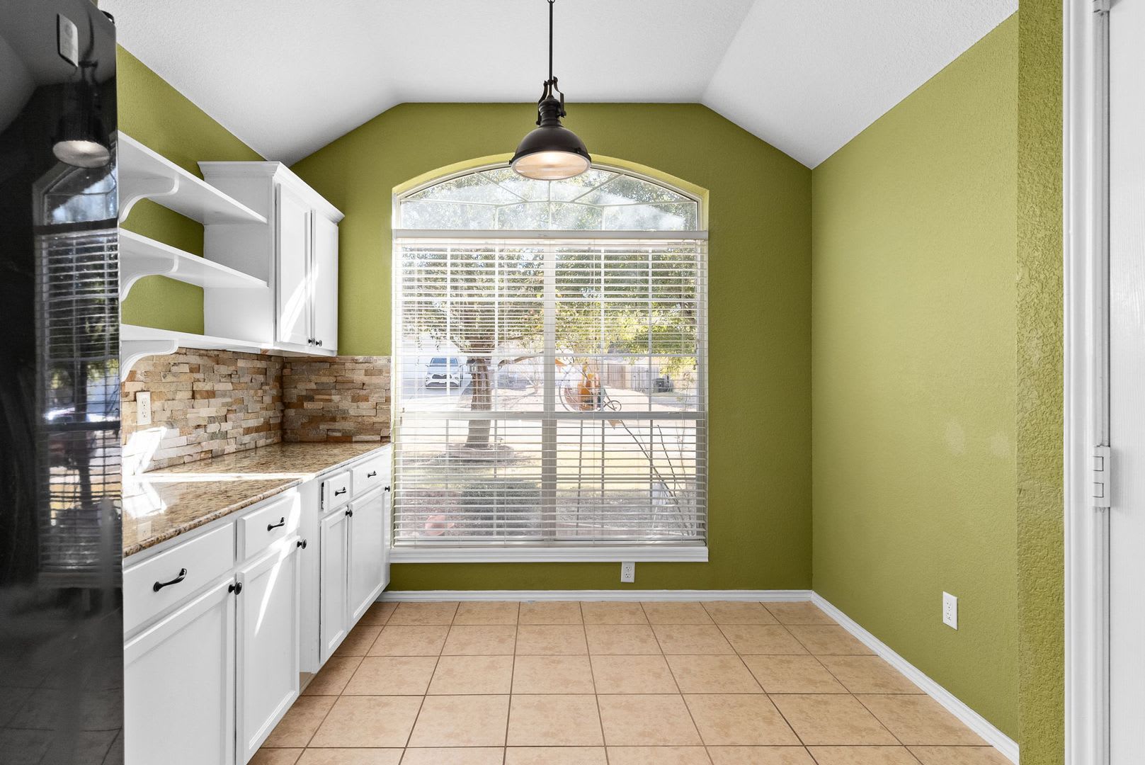 6303 Blayney Dr – photo 2