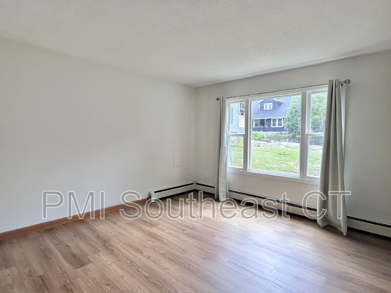 55 Hedge Ave – photo 3