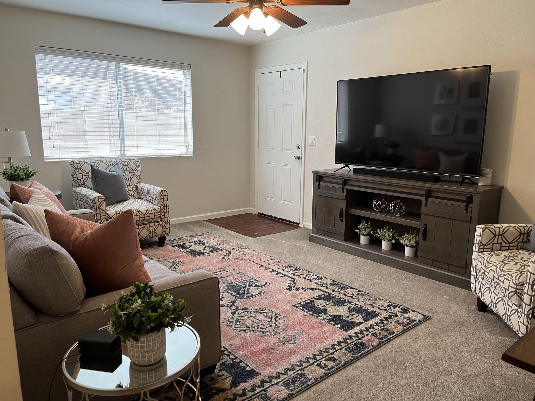 1833 East Intrepid Avenue – photo 5