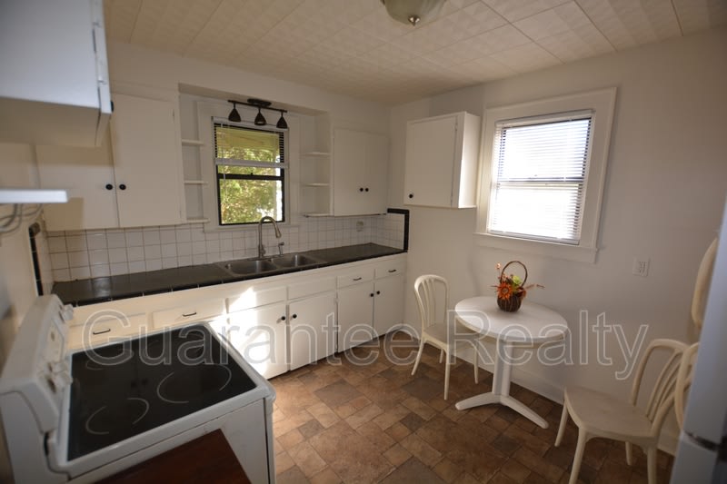 2246 Southeast 3rd Avenue – photo 2