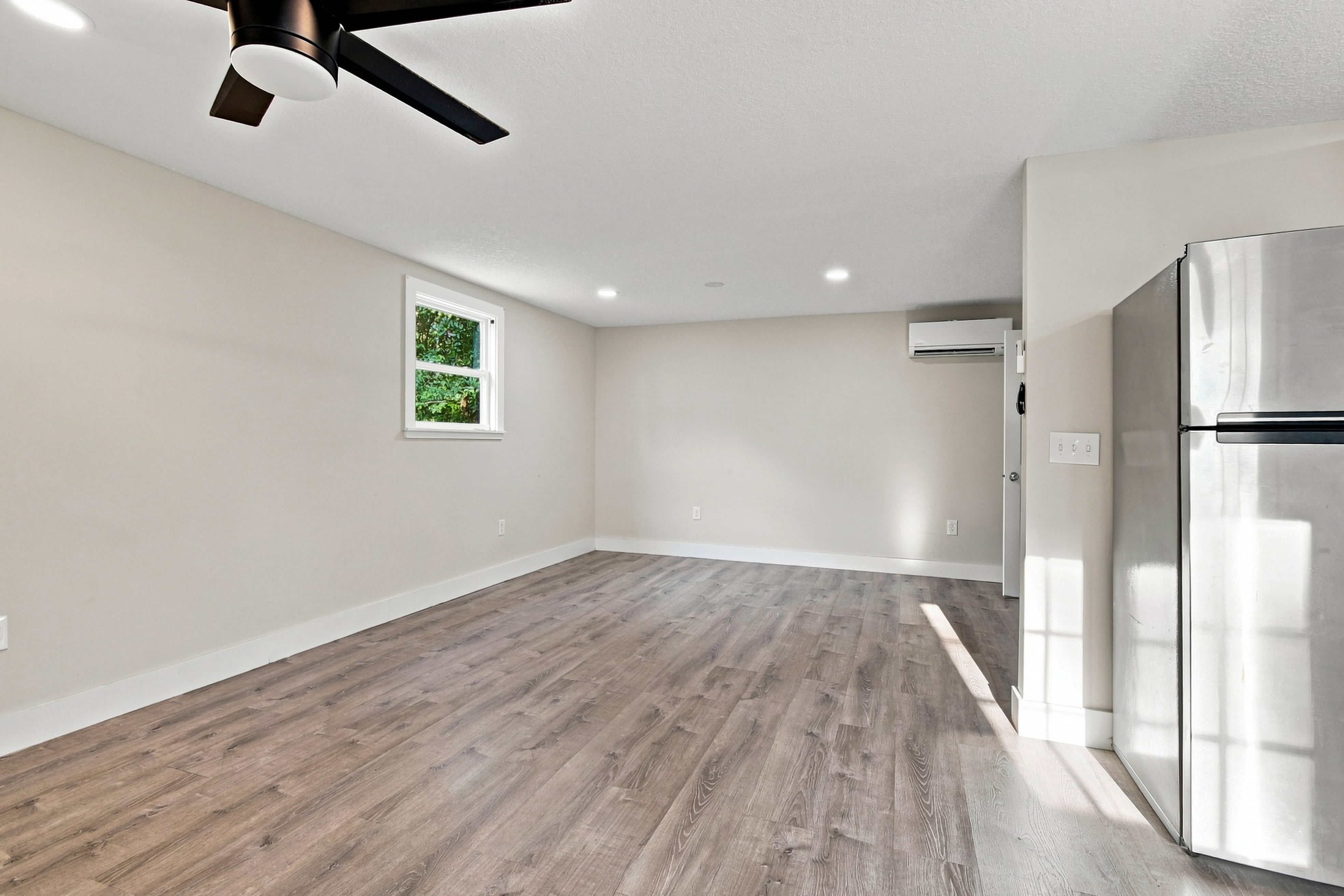 5304 Attleboro St – photo 4