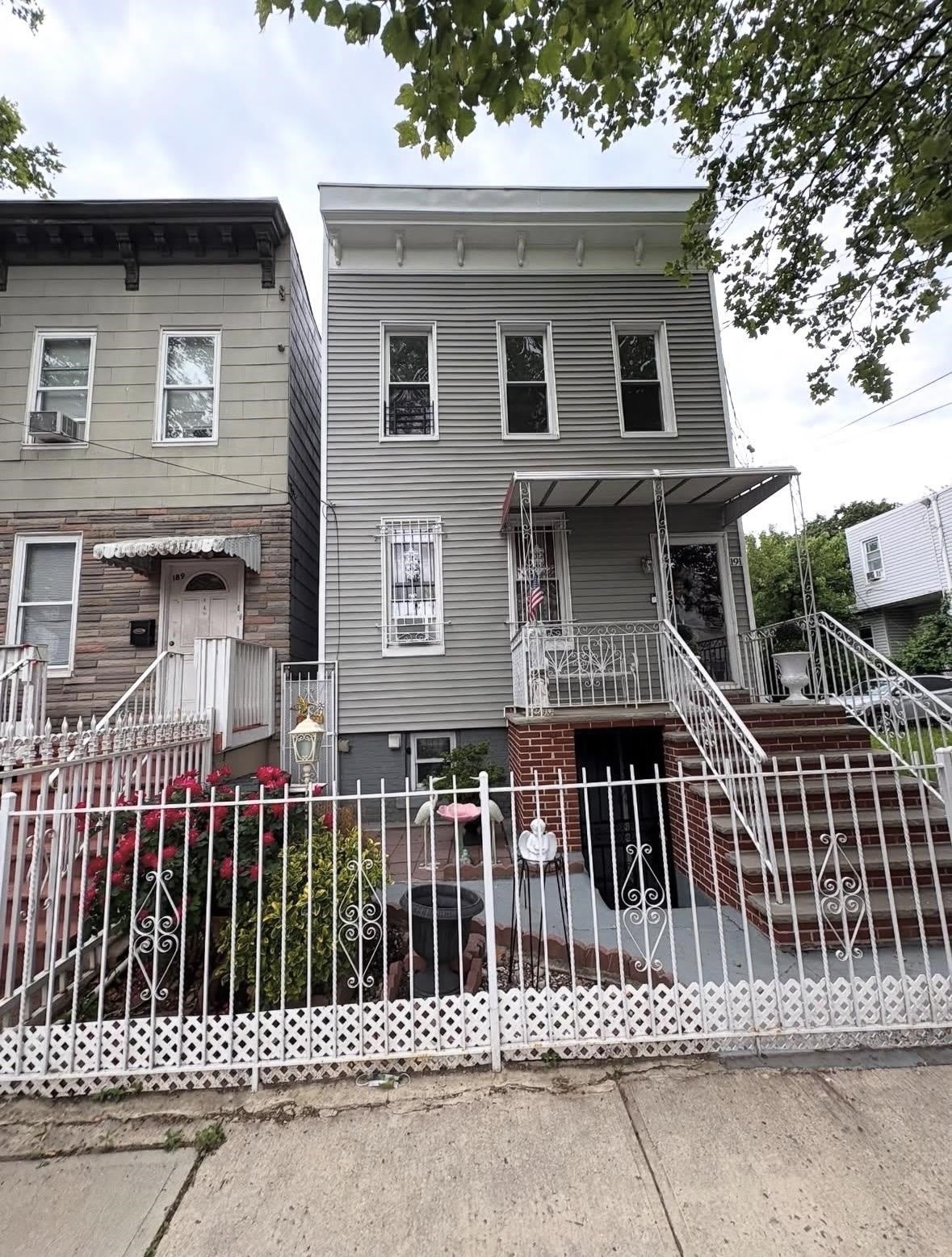 191 BELVIDERE AVE – photo 1