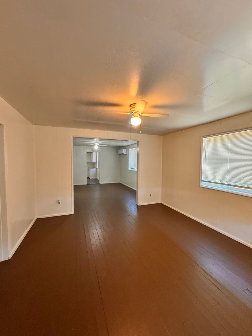 2 Bedroom House in SE Roseburg – photo 2