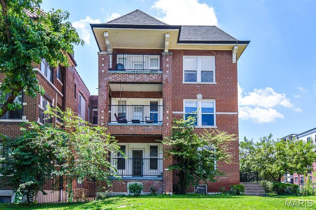 5528 Waterman Boulevard – photo 1