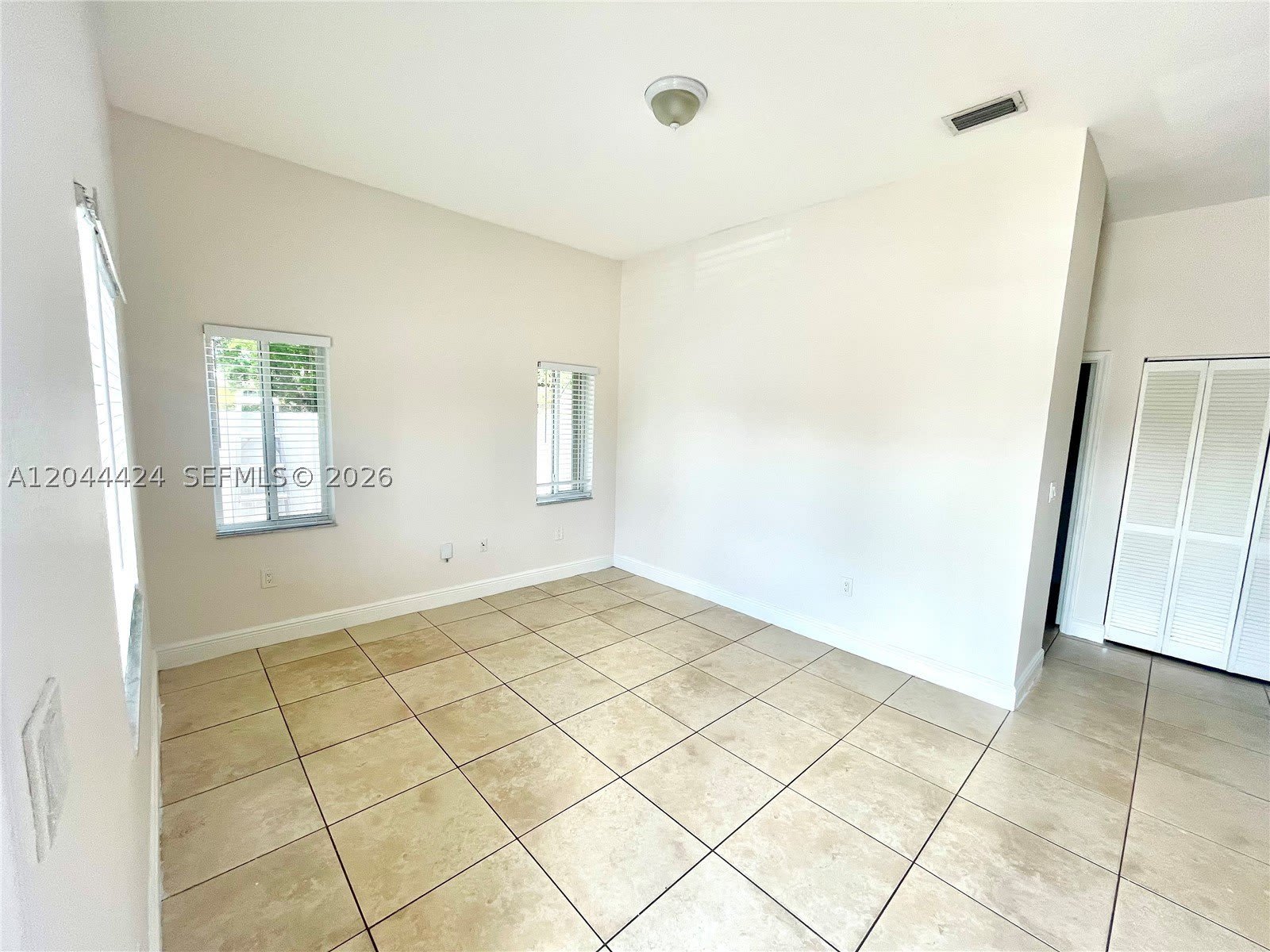 2487 W 5th Ct – photo 4