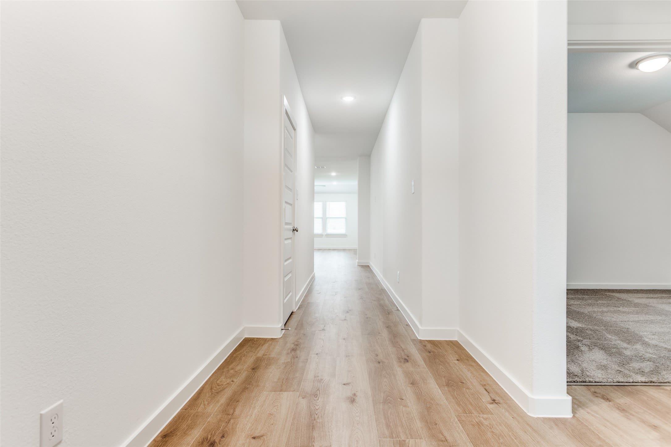 4923 Bellhurst Drive – photo 2