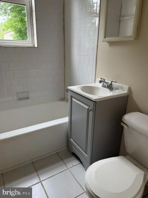 1014 NE 48TH Place NE – photo 4