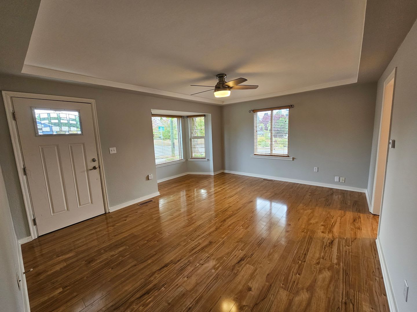 Adorable Craftsman-Style Home in North Tacoma – photo 4