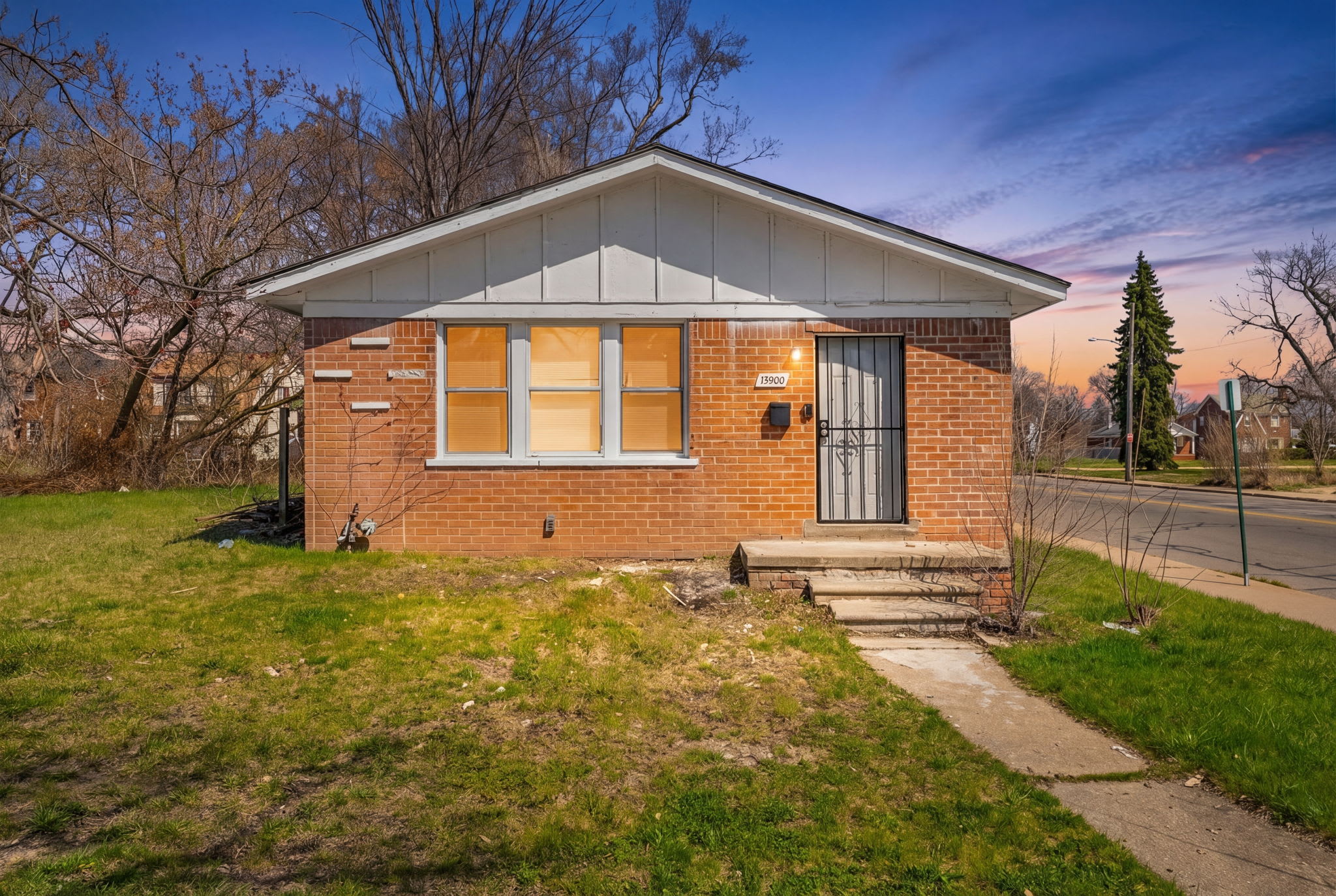 13900 Sussex Street – photo 1
