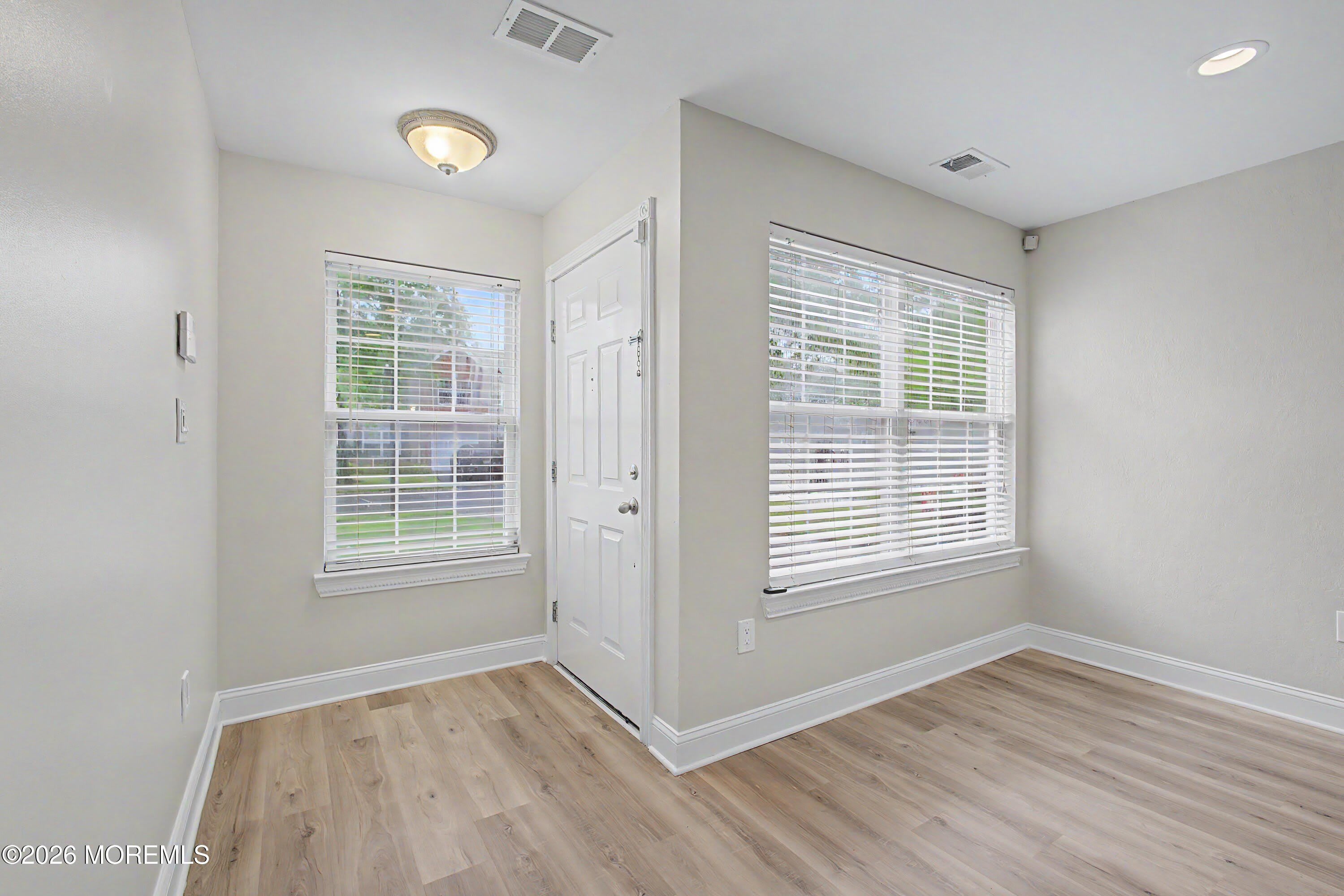 77 Picket Place – photo 2