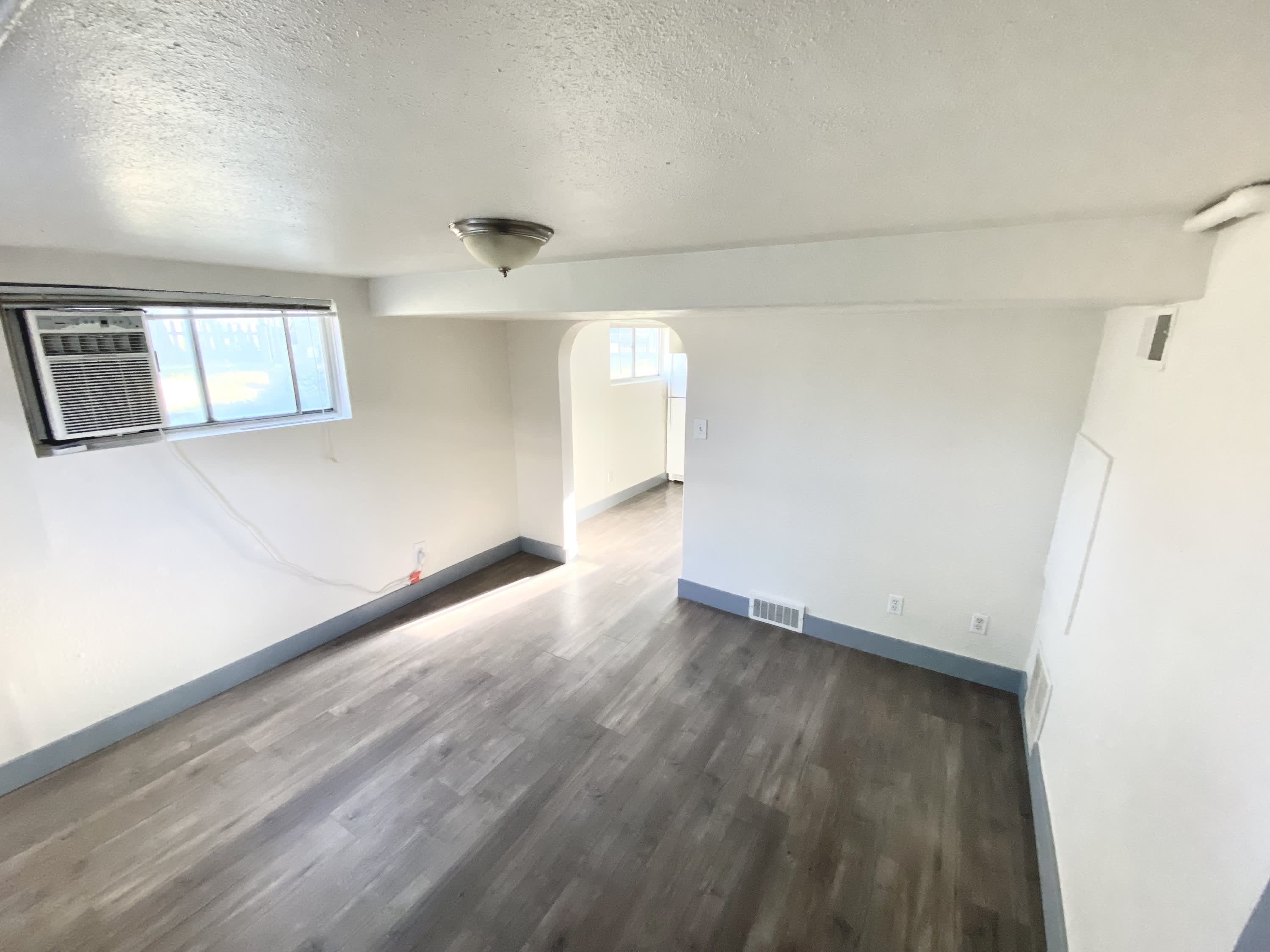 588 W Utah Ave – photo 4