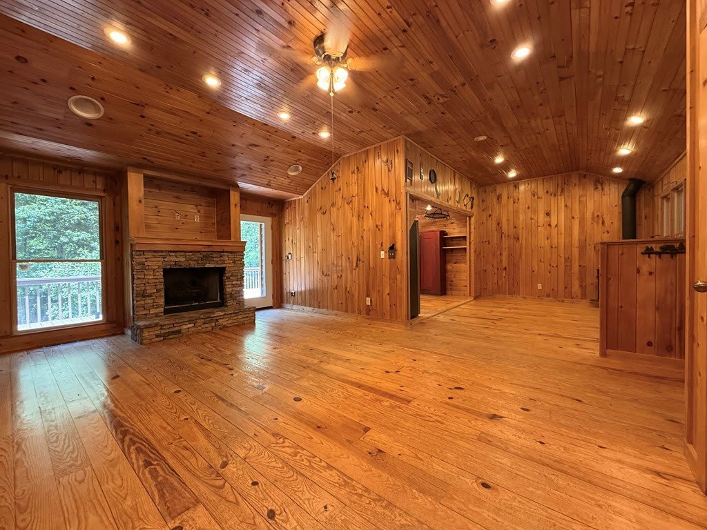 303 Pine Lane – photo 3