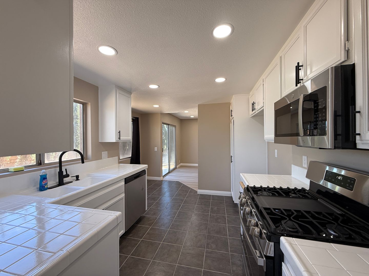 West Palmdale 4 Bedroom 3 Bathroom – photo 5