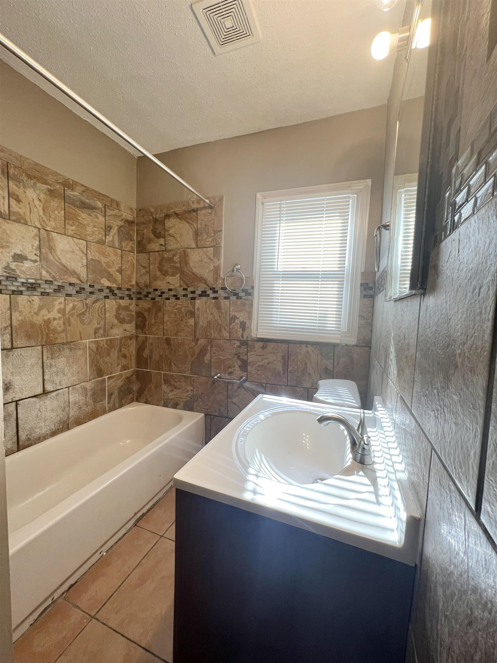 1515 HOPE St – photo 5