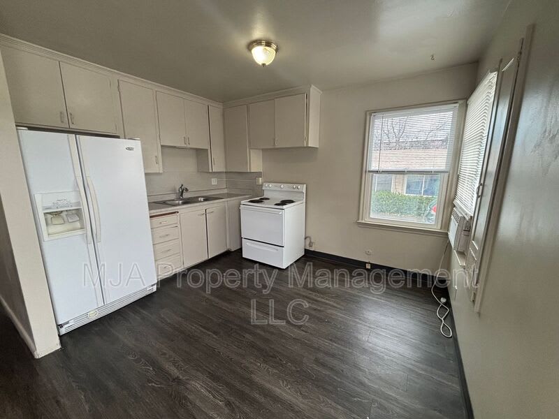 738 W Wasatch St – photo 2