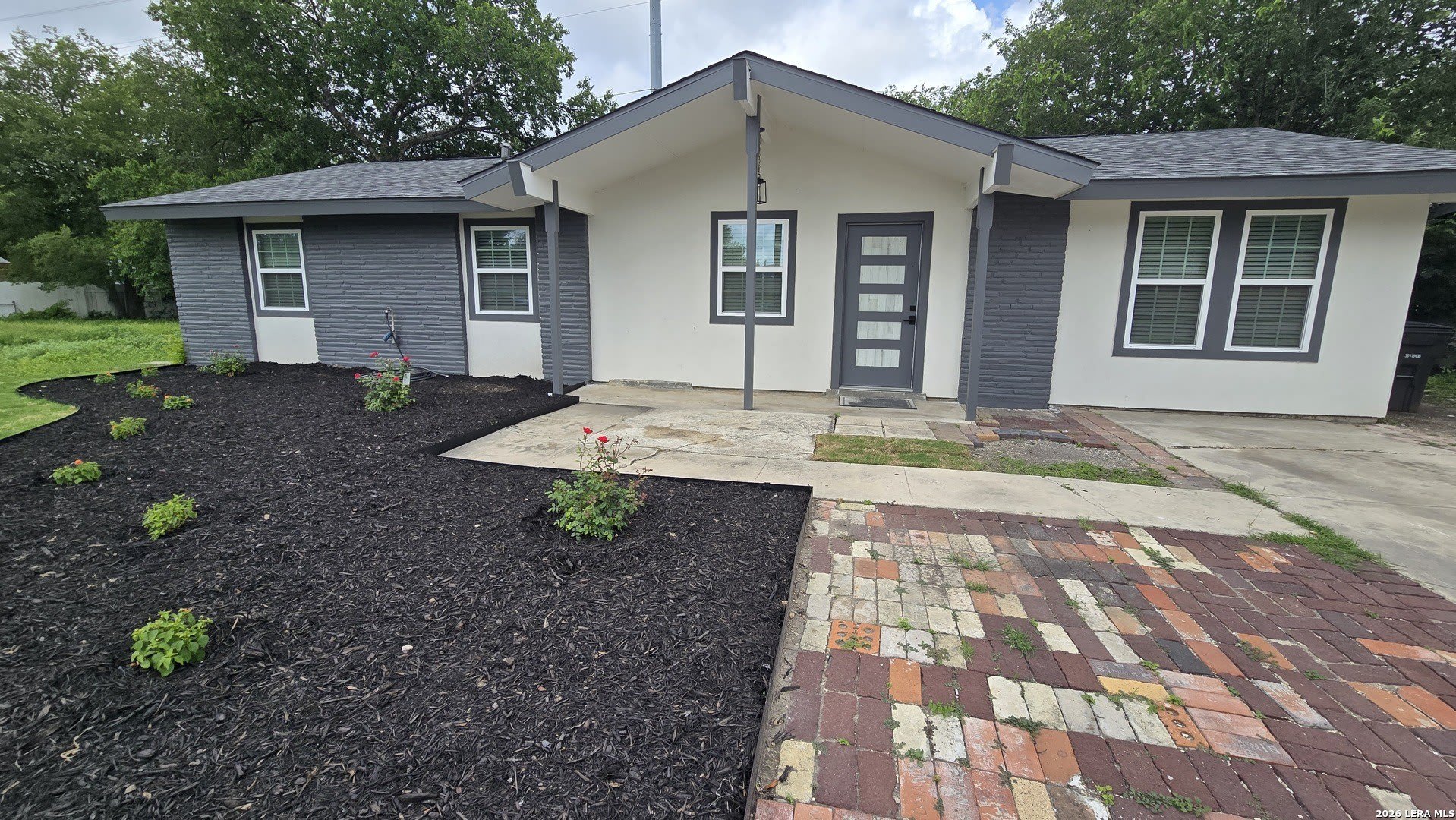 4811 Village Vw – photo 1