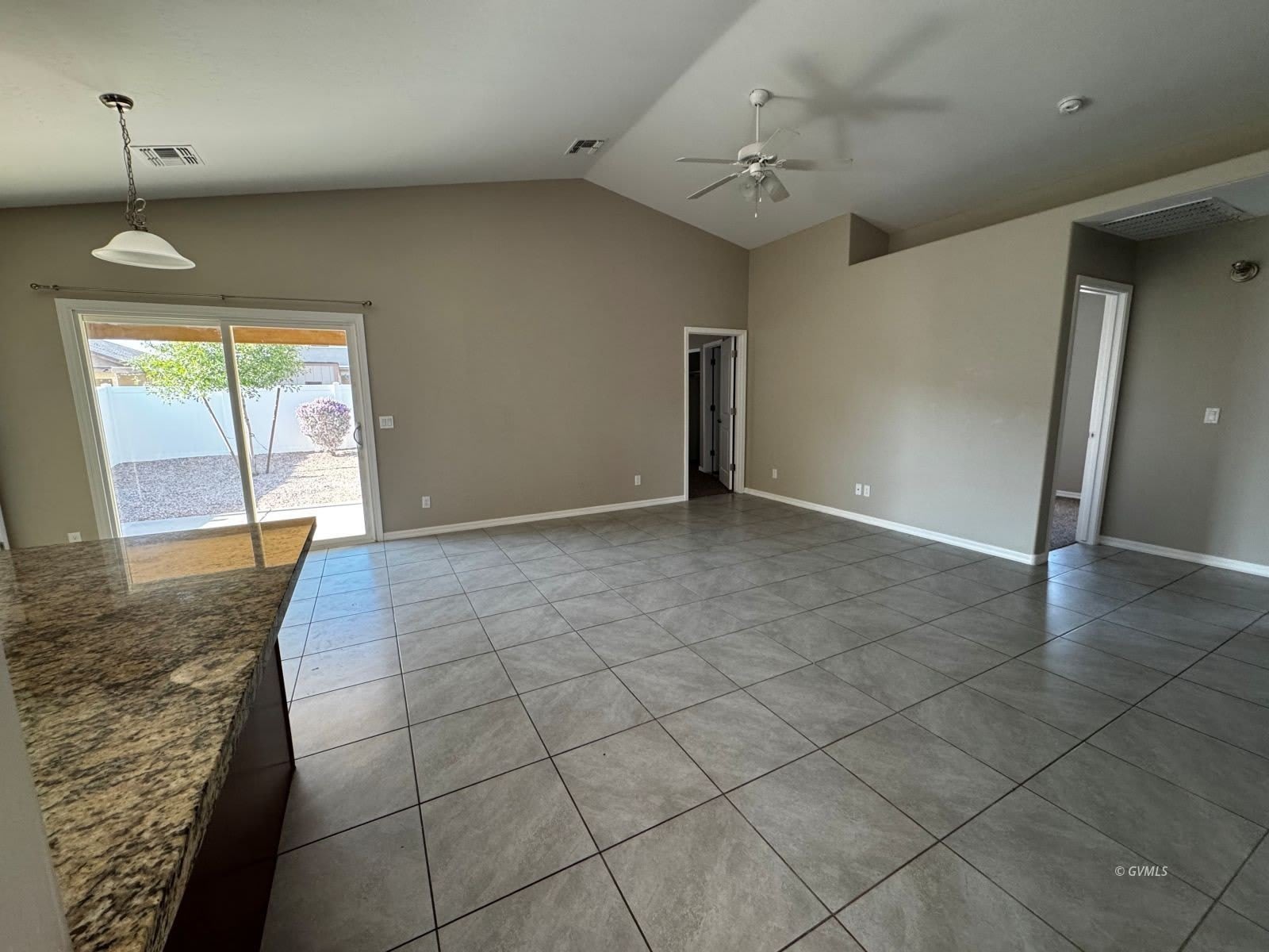 1511 E Stratford Dr – photo 4